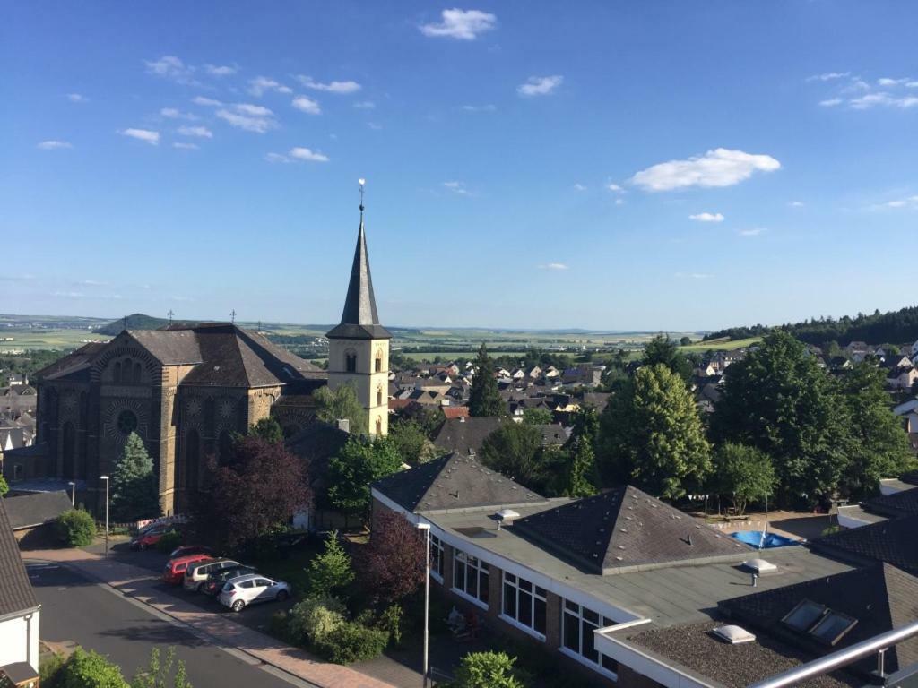 Ferienwohnungen Pellenzblick - Wohnen Auf Zeit - Nickenich Zewnętrze zdjęcie